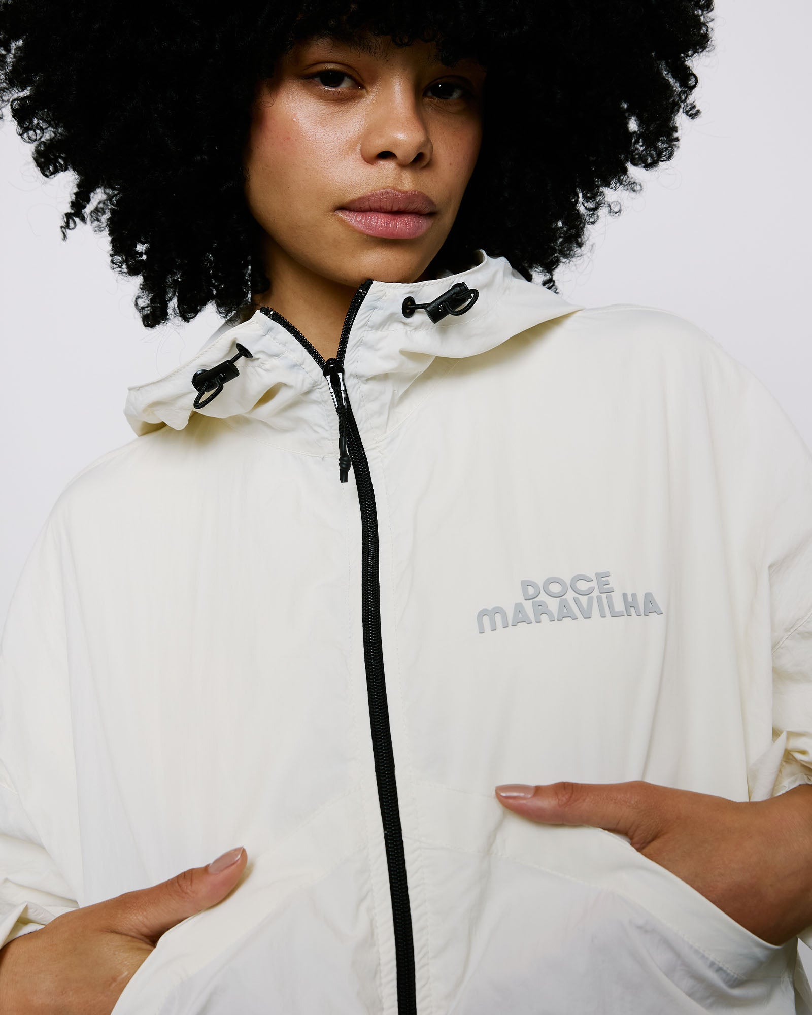 Jaqueta Wind Kiji x Doce – Off White