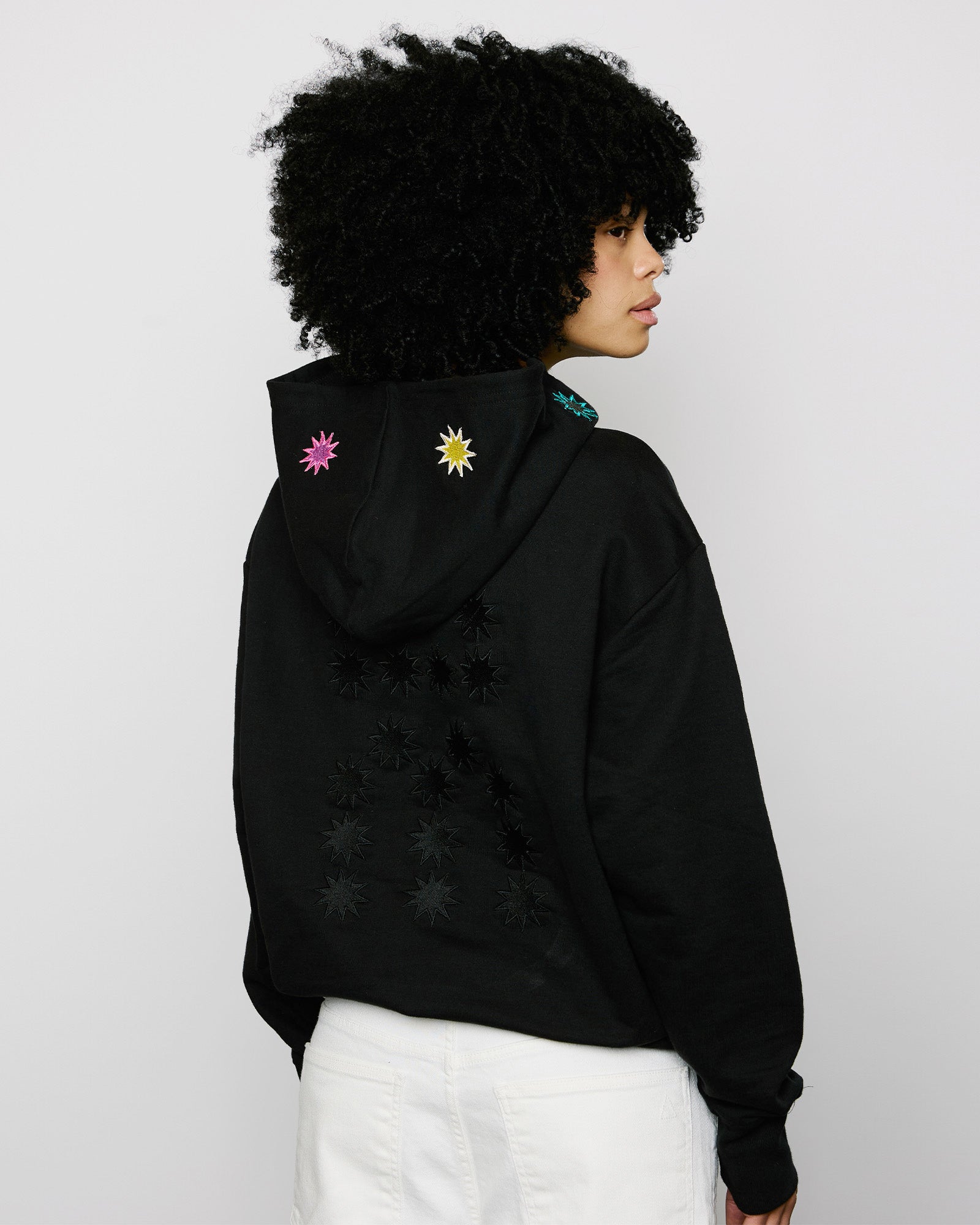 Moletom Capuz Kiji x Doce Estrelado – Preto