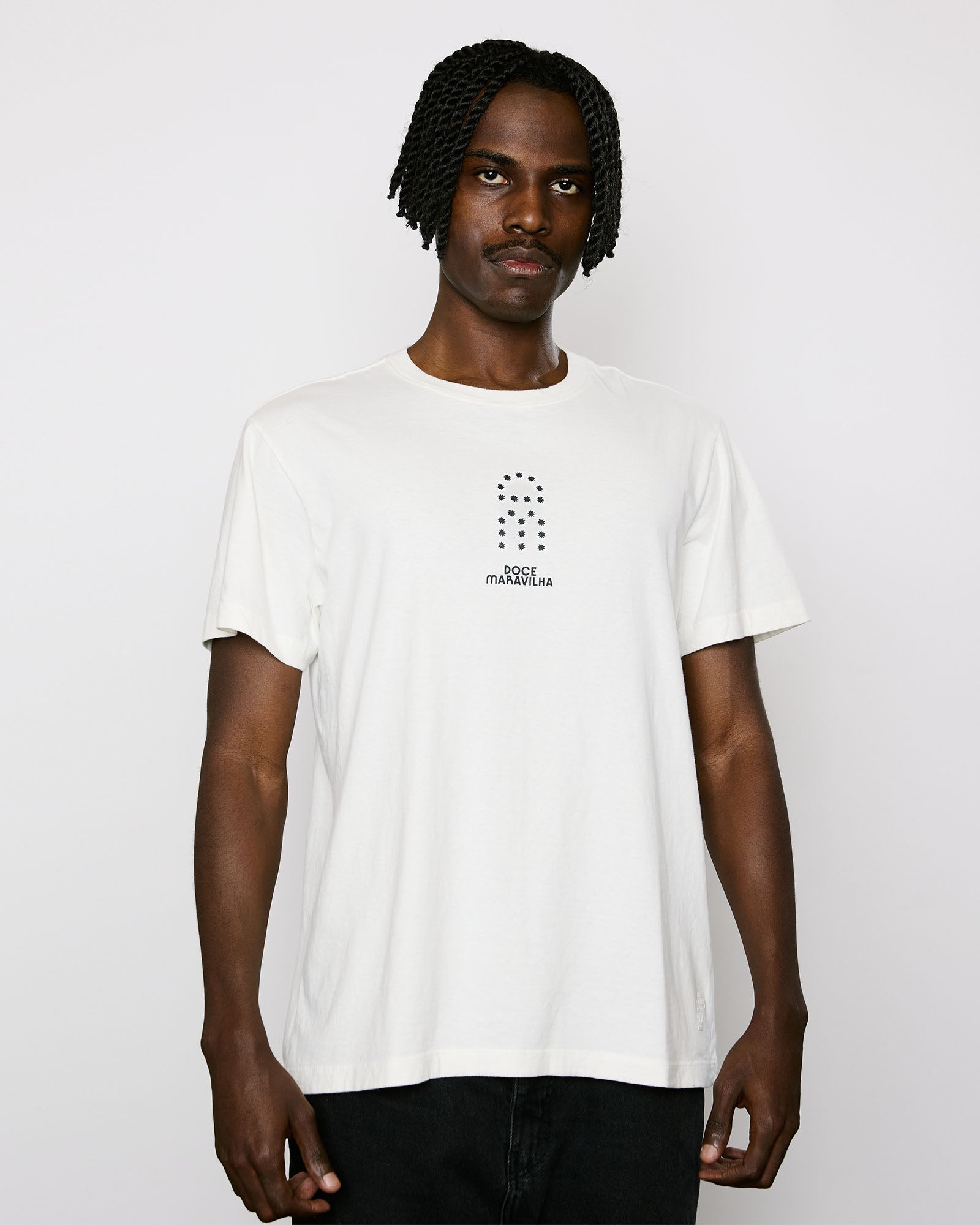 T-Shirt Classic Kiji x Doce Estrela DM – Off White