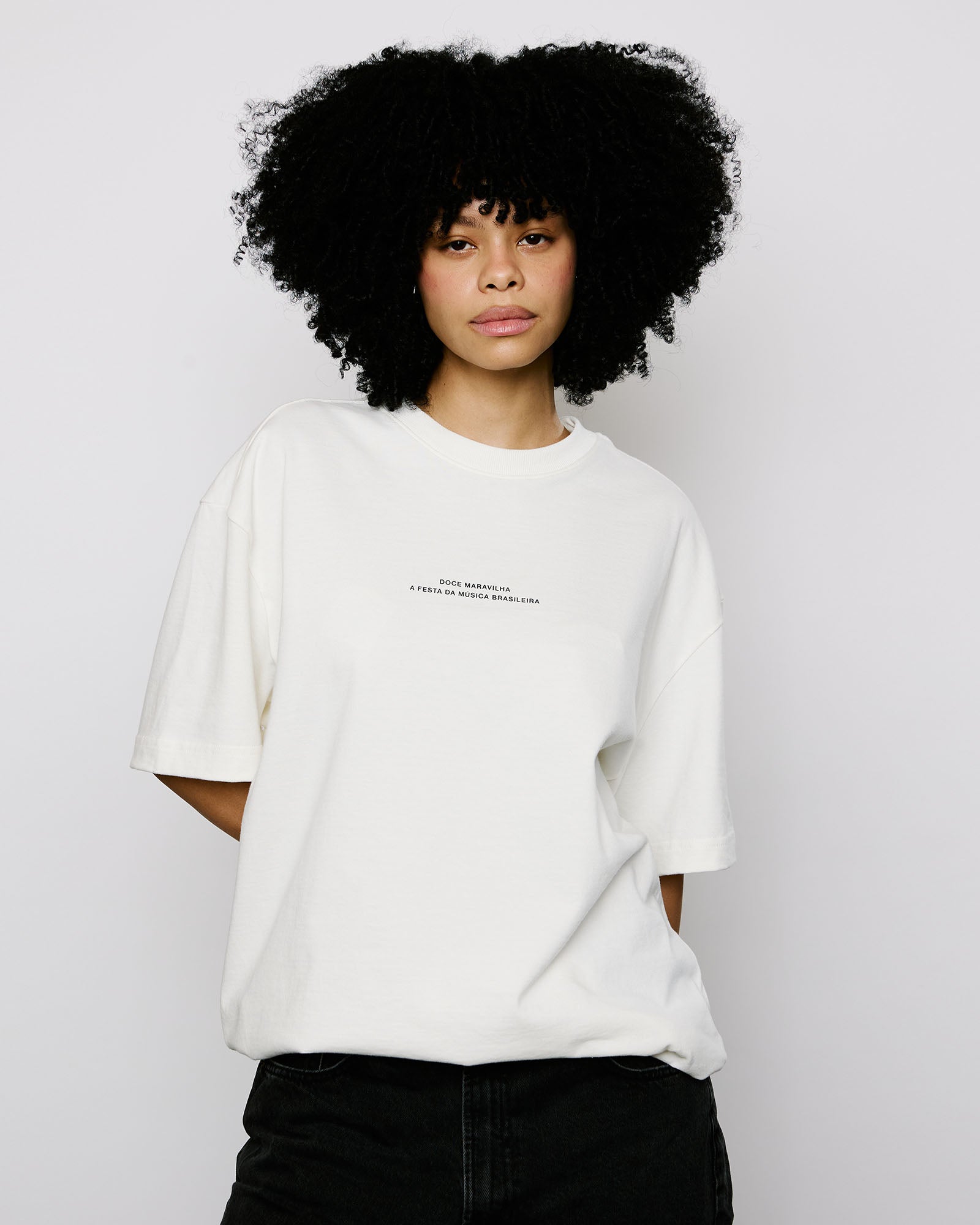 T-Shirt Heavy Kiji x Doce Música Brasileira – Off White
