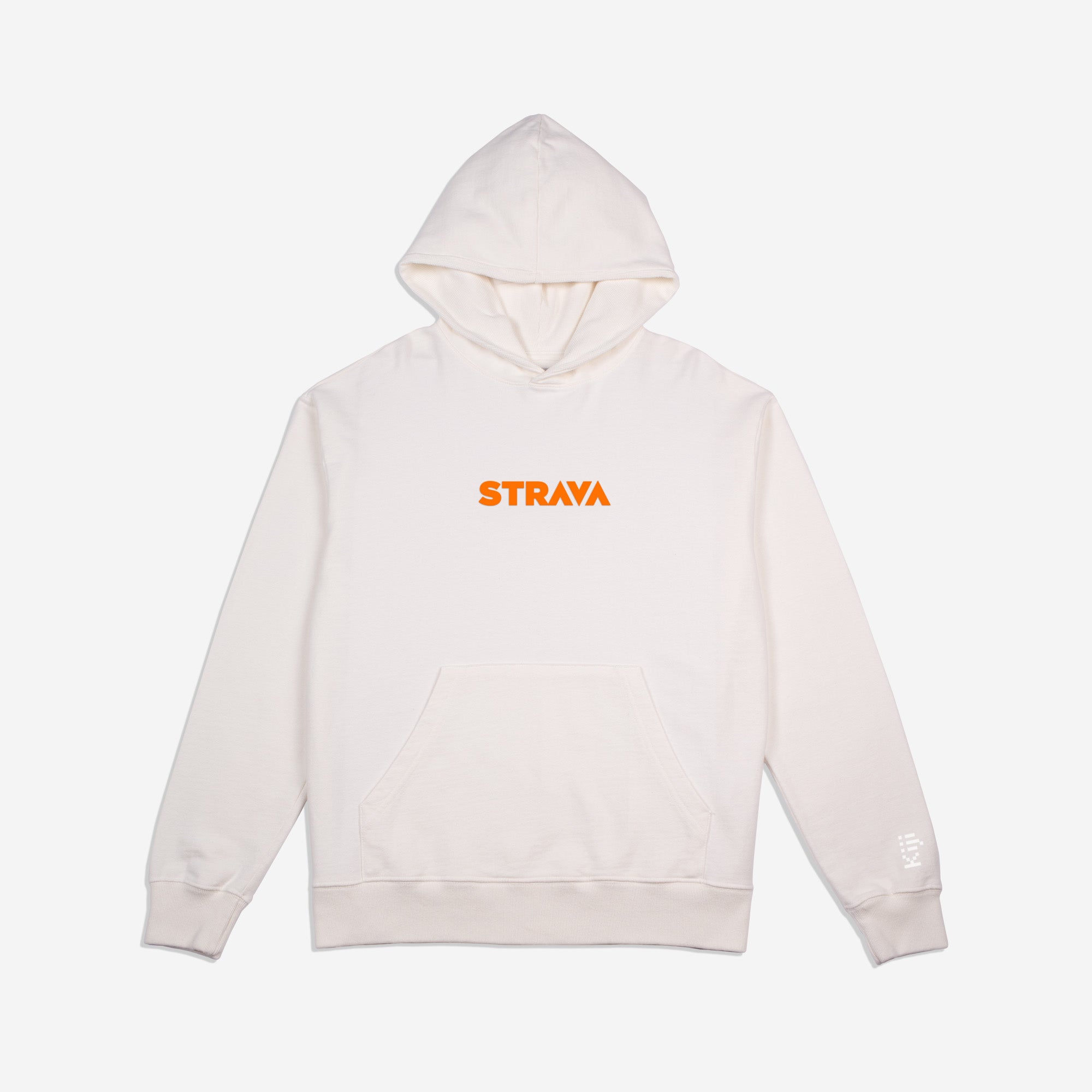 Foto Still do Casaco de Moletom com capuz Kiji x Strava, feito de algodão, na cor Off-White com o logo do Strava em alto relevo na cor laranja centralizado