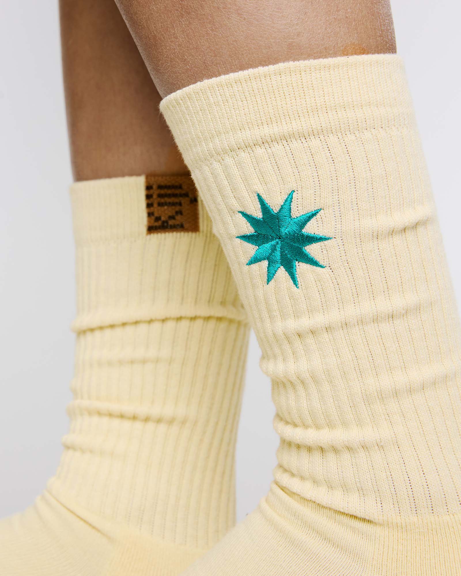 Meia Cano Alto Kiji Flag x Doce – Creme