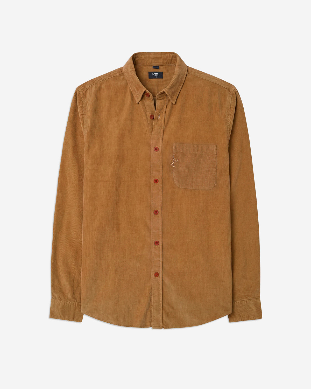 Camisa Unique Kiji Velvet, com modelagem regular, vista de frente, no fundo cinza claro, na cor caramelo, com bordado logo no bolso